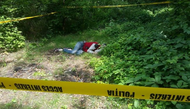 Cadavrul unui barbat, gasit de doi copii intr-un parc din capitala