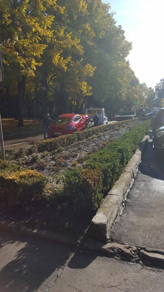 Misterul Porsche-urilor din spatele Guvernului