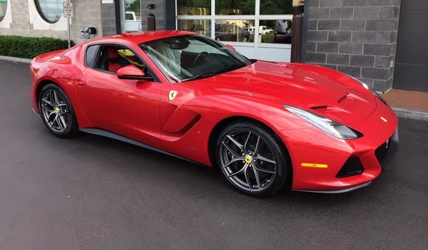 Încă un unicat Ferrari ne încântă privirile