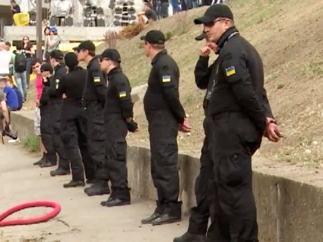 Митинг у российского консульства в Одессе закончился дракой