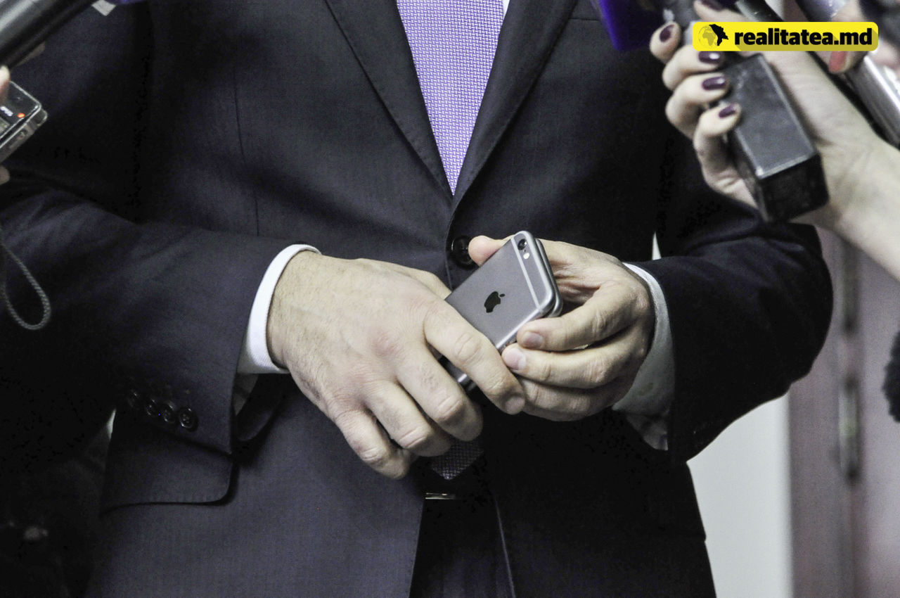 Ce telefoane are prim-ministrul Chiril Gaburici