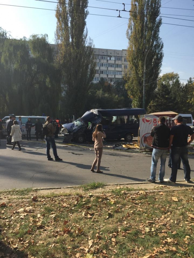 На Скулянке маршрутка столкнулась с грузовиком: 2 погибших