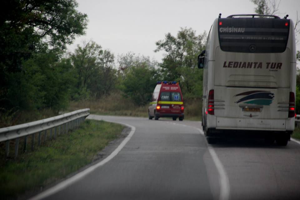 Со слезами на глазах родственники встречали жертв ДТП в Румынии