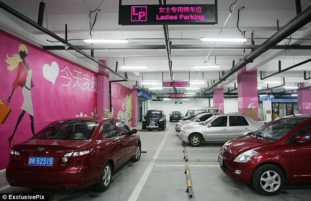 Un mall din China a inaugurat o parcare destinată exclusiv femeilor