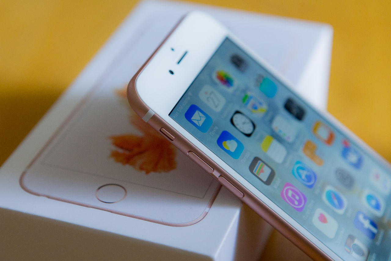"Тест-драйв" iPhone 6s: восторги и разочарования