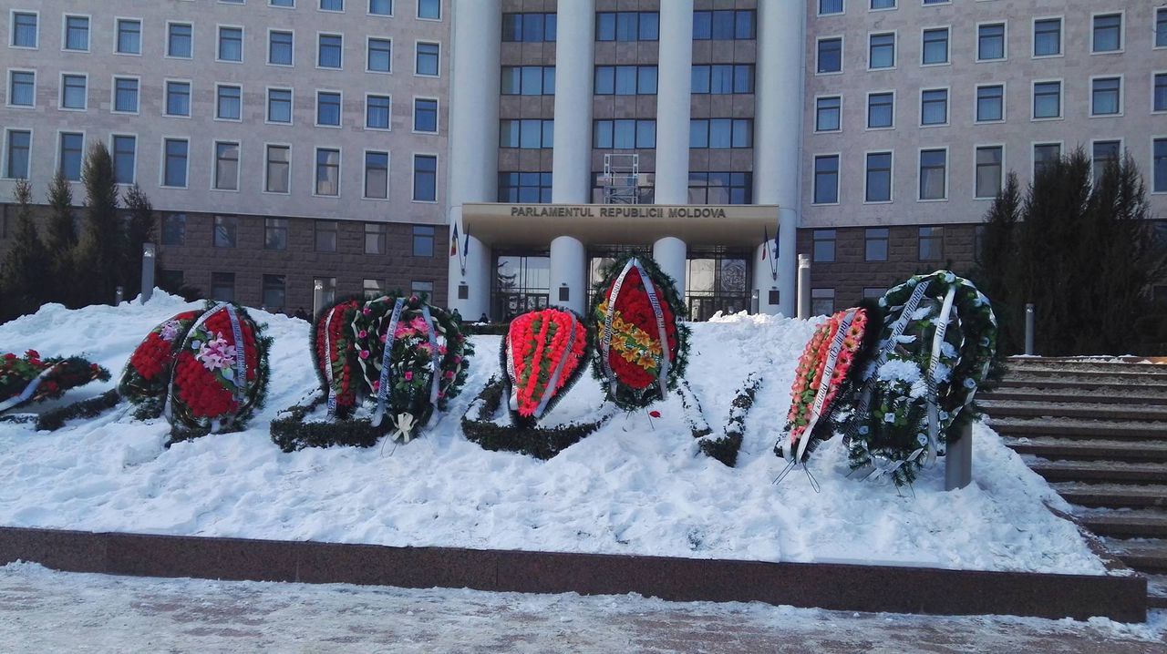 «Наша Партия» устроила похороны правящему режиму