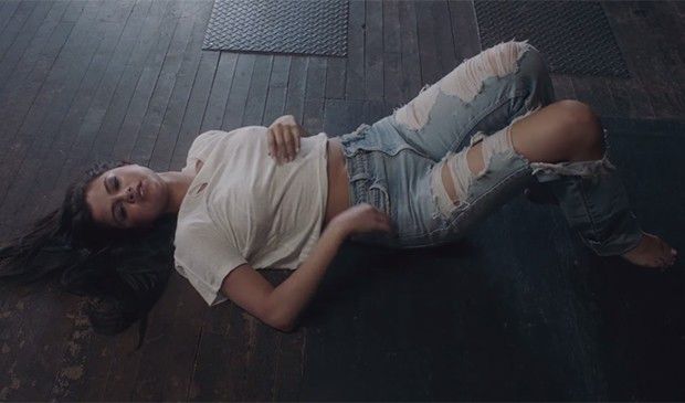 O cantareata de la noi a a plagiat videoclipul Selenei Gomez
