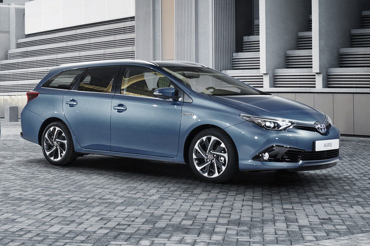 Toyota решила обновить Auris