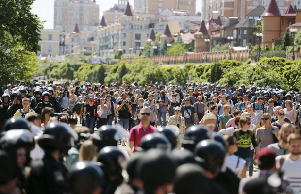В результате столкновений на "Марше равенства" в Киеве пострадали 11 милиционеров