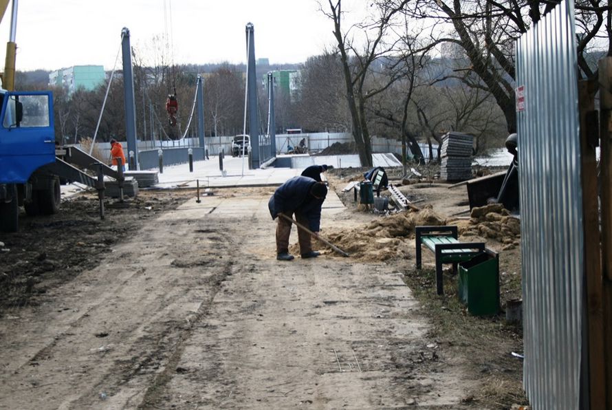 Ремонтные работы висячего моста в парке «Ла Извор» идут по графику