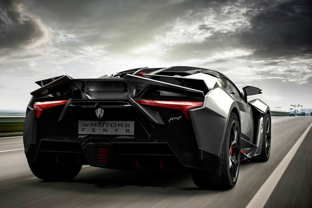 Арабская компания W Motors представила 900-сильный суперкар