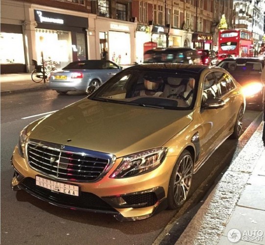 В Лондоне заметили золотой Мерседес от Brabus