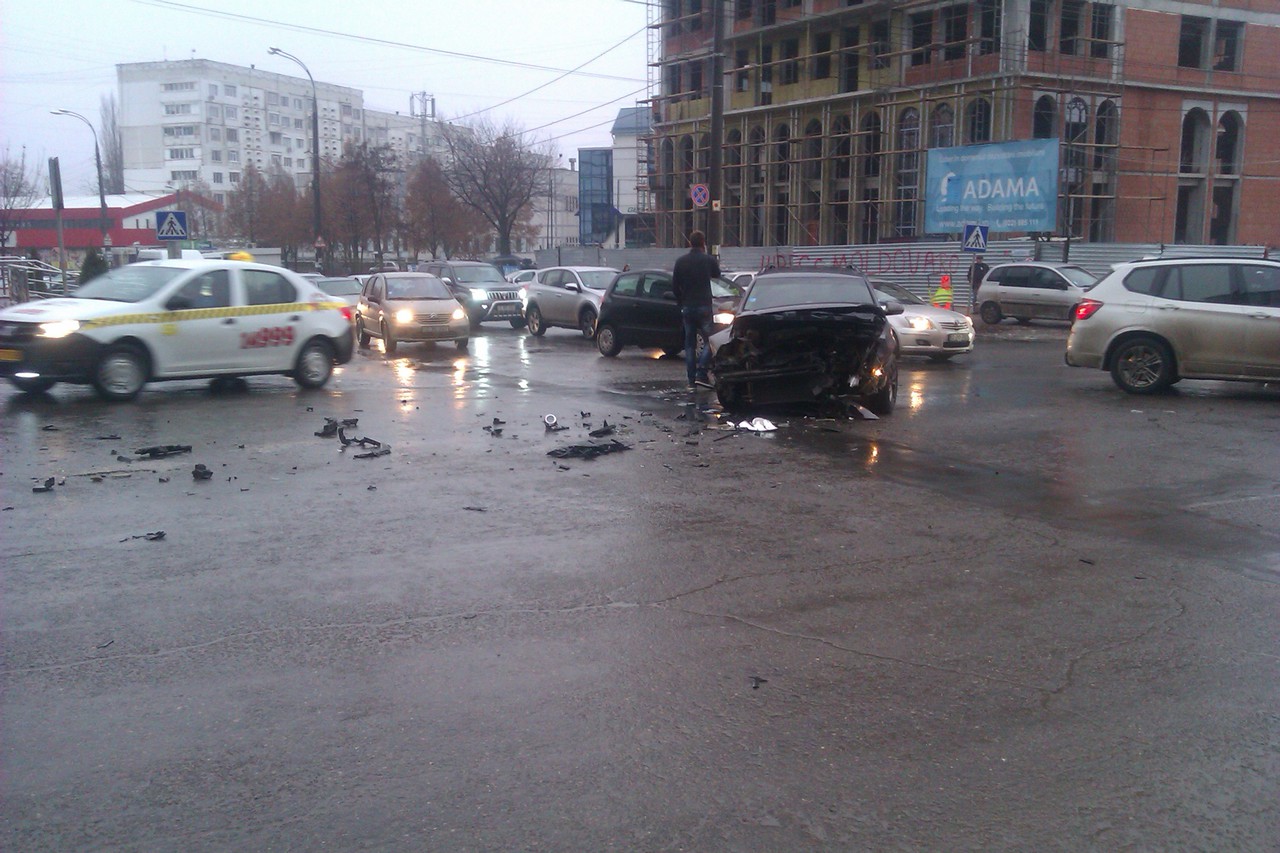 ДТП в секторе Чеканы: столкнулись 2 автомобиля