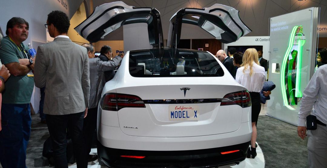 Tesla выпустит кроссовер Model X с электрическим двигателем