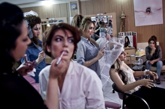 O altă faţă a Iranului: cum se distrează tinerii