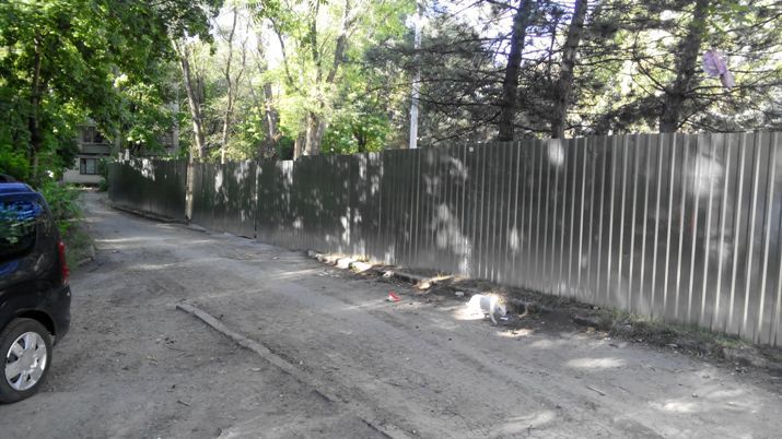 Новая стройка в Кишиневе «наступает» на близлежащие дома