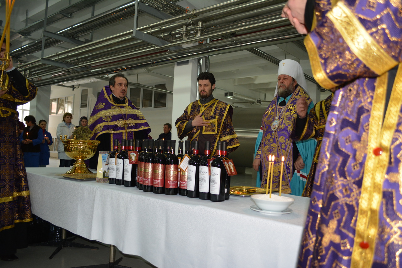 A fost sfințit Vinul pastoral Cahor, marca Cricova