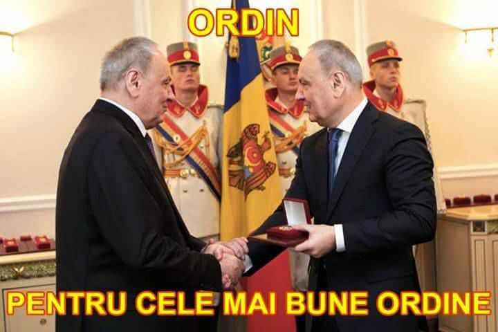 Nicolae Timofti, „decorat” de internauți pentru cele mai bune ordine