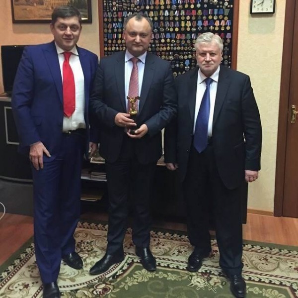 Dodon a primit un cadou la Moscova