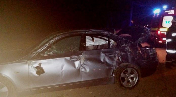 Un BMW s-a răsturnat în nordul ţării; Şoferul a ajuns la spital