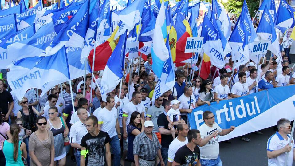 Марш «За честные выборы» в Кишиневе собрал более 15 тыс. человек