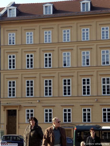 Ce masa casa si masina are Angela Merkel