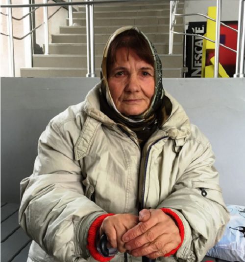 Пенсионерка вынуждена умирать от холода и голода на одном из кишиневских вокзалов