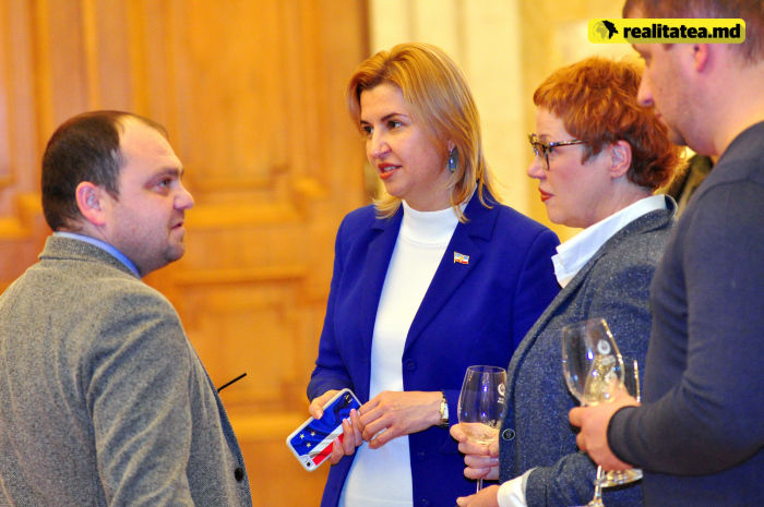 Irina Vlah și-a pus pe iPhone inițialele numelui și drapelul Găgăuzie
