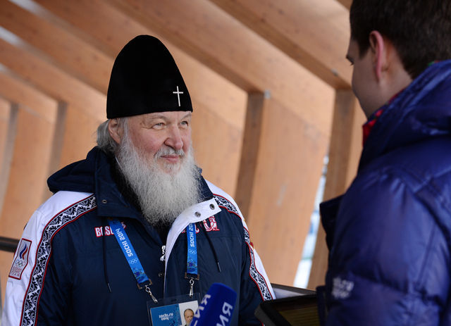 Патриах Кирилл примерил олимпийскую форму