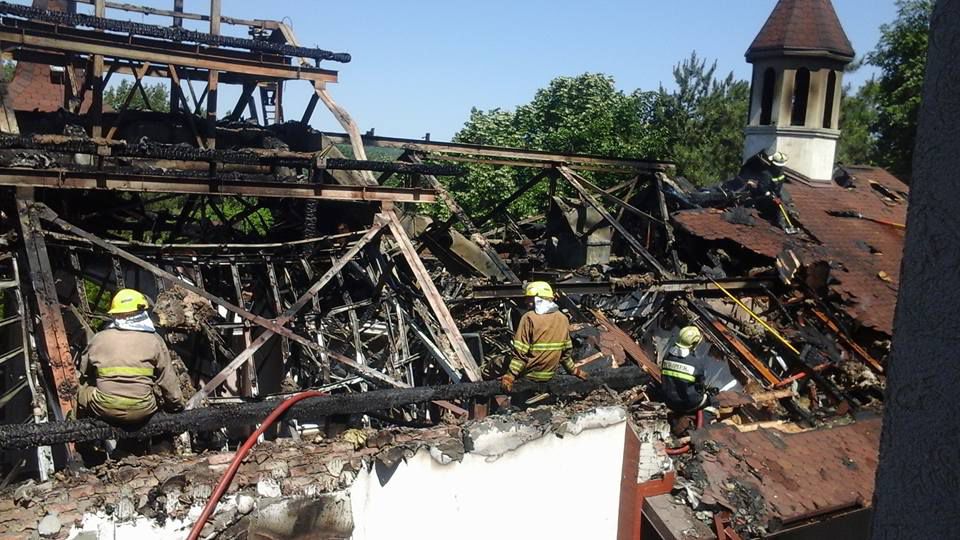 Cum arată restaurantul Butoiaș după ce pompierii au reușit să stingă flăcările