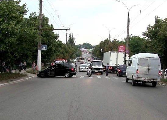 Авария с тремя автомобилями произошла в Тирасполе
