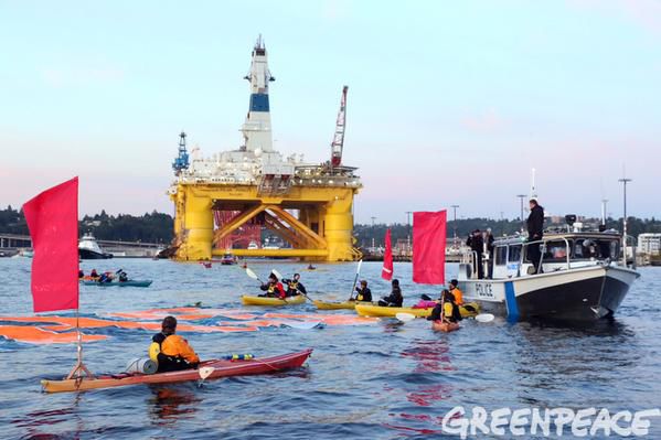 Активисты «Гринпис» заблокировали буровую платформу Shell в Вашингтоне