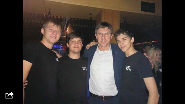 Dorin Chirtoacă și Anișoara Loghin se distrează împreună. Cum au fost surprinși într-un club de noapte