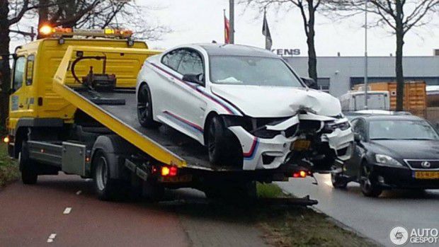 Un mecanic a distrus un magnific BMW M4