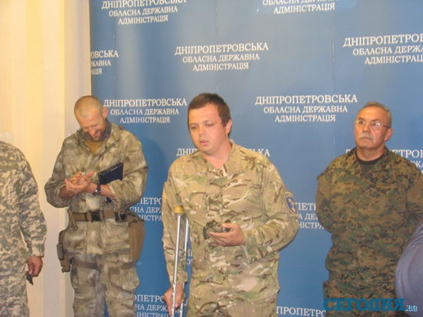 Комбат "Донбасса" Семенченко снял балаклаву и стал объектом для фотожаб
