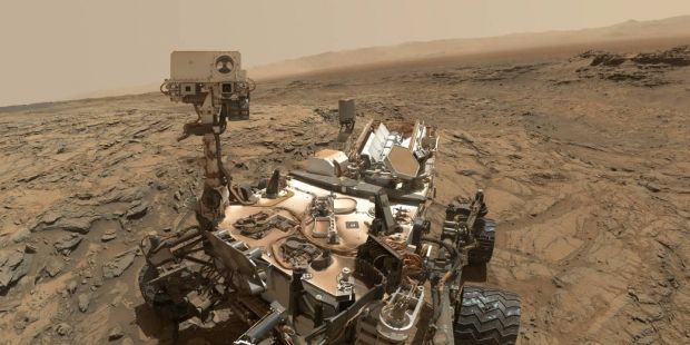 Марсоход Curiosity прислал на Землю новое селфи