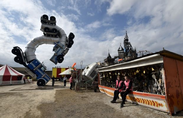 Знаменитый художник создал противоположность Disneyland