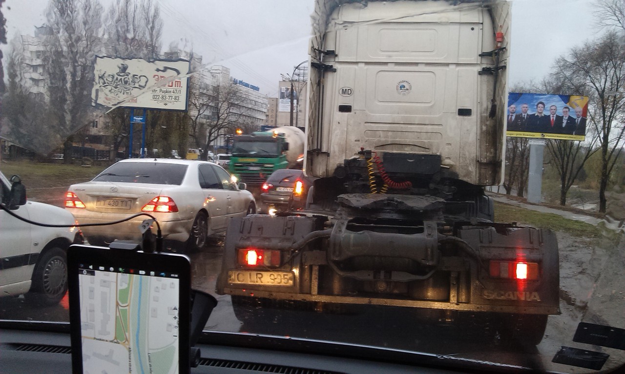 Визит Порошенко и Коморовского обернулся проблемами для кишиневцев