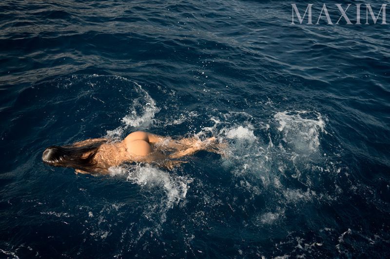 "Самая сексуальная бизнес-леди" cнялась обнаженной для Maxim