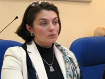 Ролик с мужчиной, ударившим женщину с коляской, взорвал Интернет