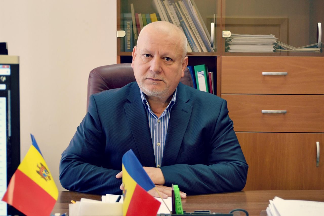 Averile noilor deputați. Unul are apartament în Italia, iar altul primește donații de sute de mii de lei