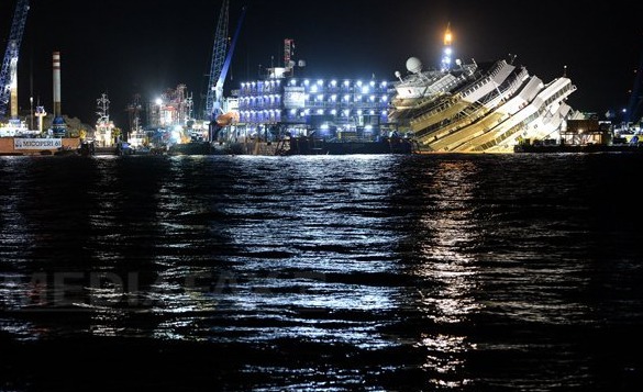 Redresarea pachebotului Costa Concordia s-a încheiat