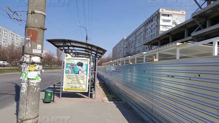 На Чеканах устанавливают десятки новых киосков