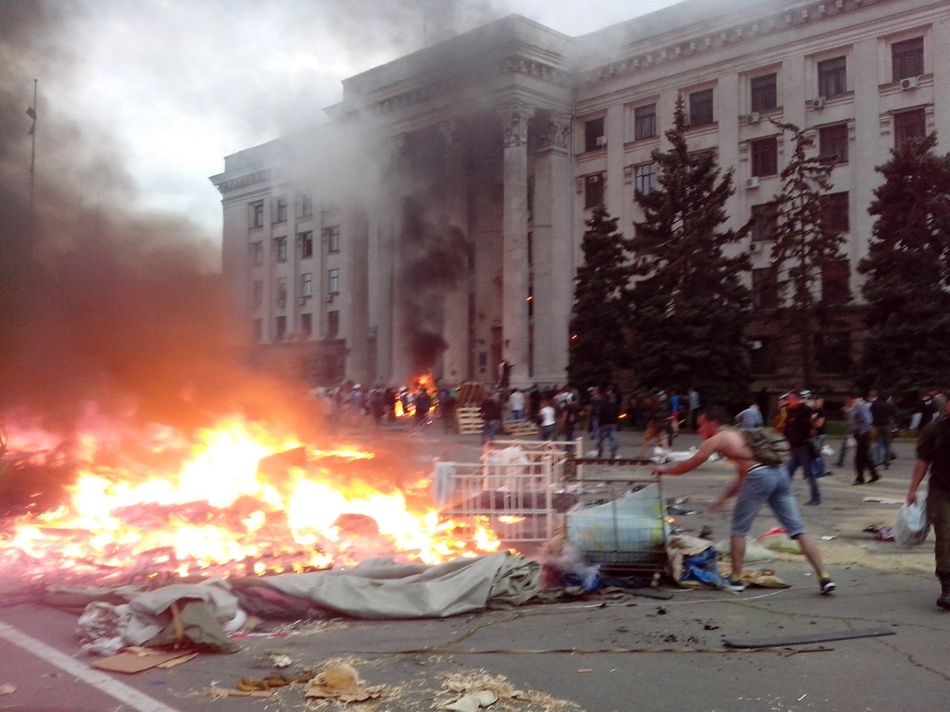 В центре Одессы стрельба и взрывы: 3 трупа, десятки раненых