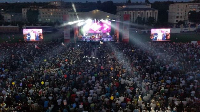 Presa din Rusia: “Jasmin, prima doamna a orasului Orhei”
