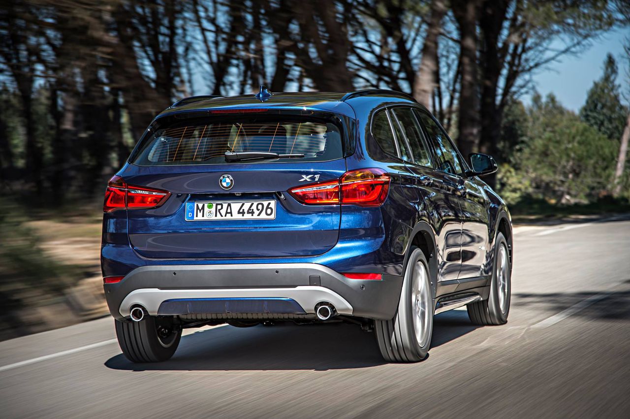 BMW представила свой первый переднеприводный кроссовер X1