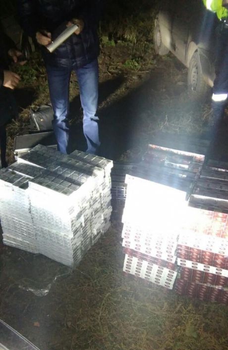Captură impresionantă de ţigări de contrabandă la graniţa cu România
