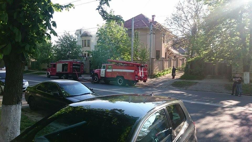 Пожар разгорелся в одном из столичных домов на Буюканах