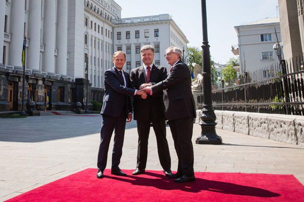 В Киеве проходит закрытая встреча Порошенко и лидеров ЕС