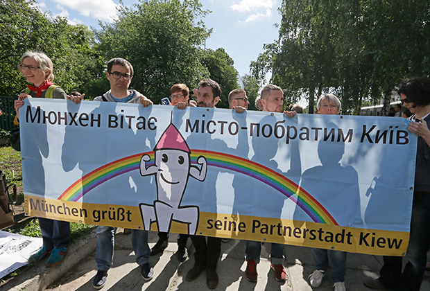 Как относятся к ЛГБТ-сообществам постсоветские страны